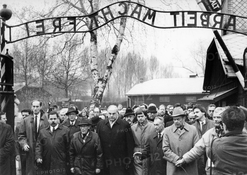 Heinz Galinski et Helmut Kohl à Auschwitz. 1989
