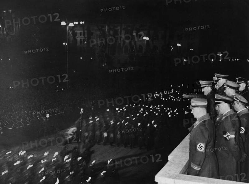 Procession pour l'anniversaire de l'arrivée au pouvoir d'Hitler en janvier 1933
