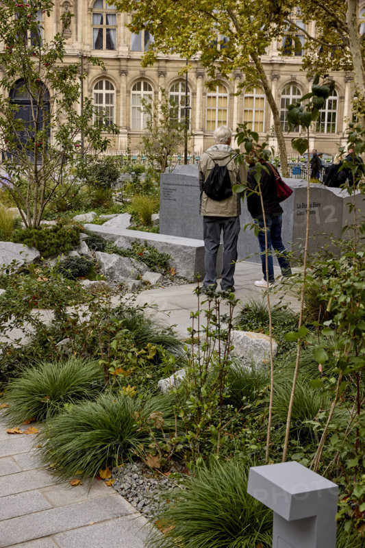 Jardin du 13 Novembre 2015 à Paris
