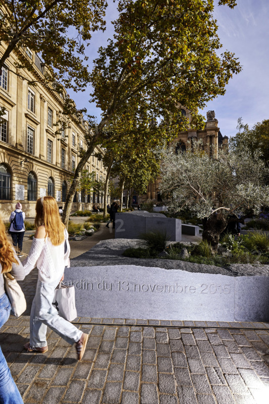 Jardin du 13 Novembre 2015 à Paris