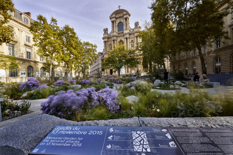 Jardin du 13 Novembre 2015 à Paris