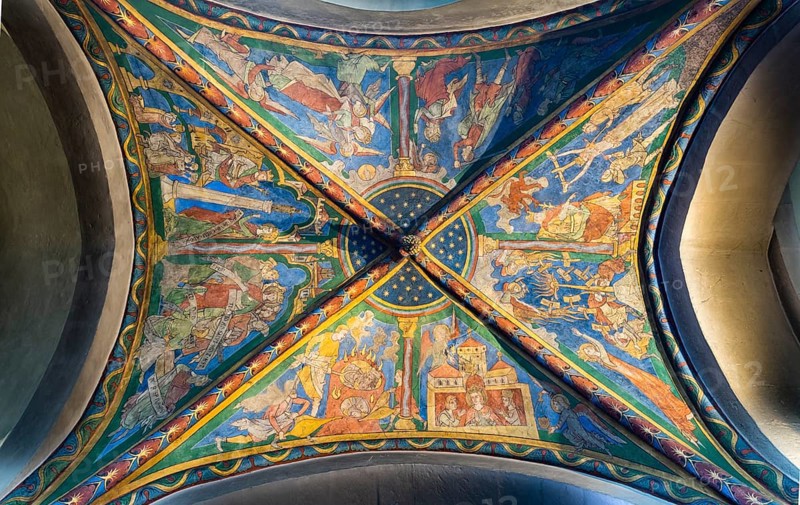Vaulted fresco choir chapel