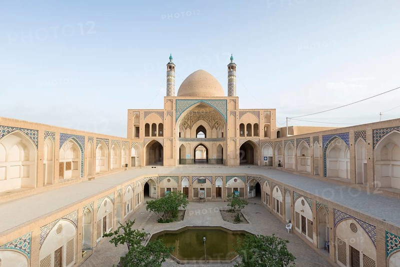 Mosque Masjed-e Agha Bozorg