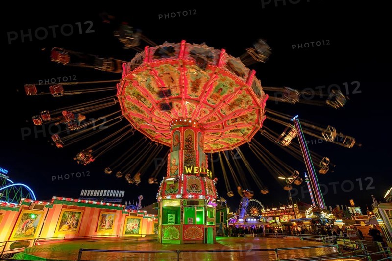 Wave flying carousel