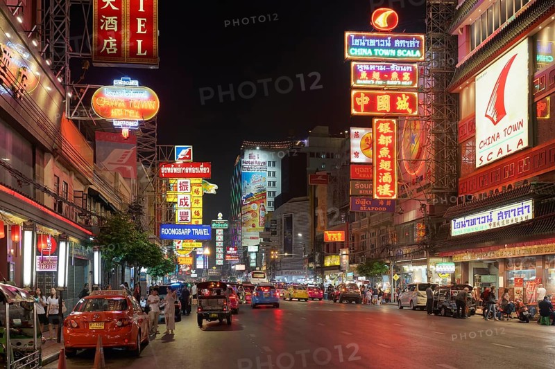 Yaowarat Road by night
