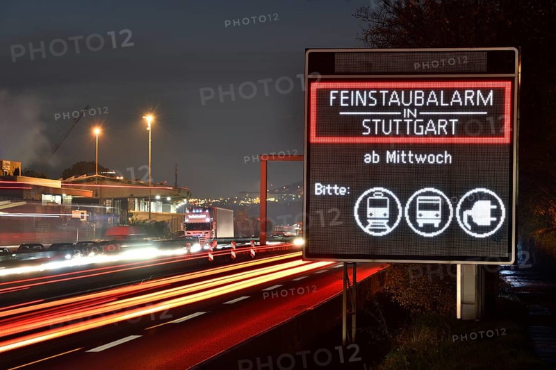 Information sign fine particles alarm on the motorway