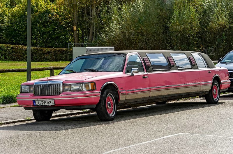 Oldtimer LINCOLN Town Car Stretch-Limousine Year 1990 to 1994