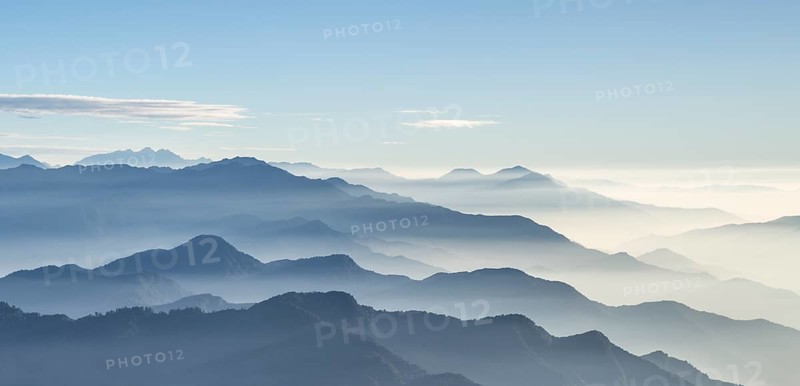 Mountain ranges in the Hehuanshan Mountains