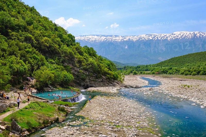 Thermal springs of Benje