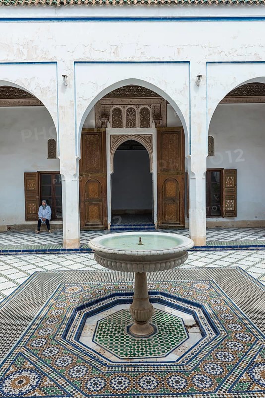 Courtyard with columns and fountain