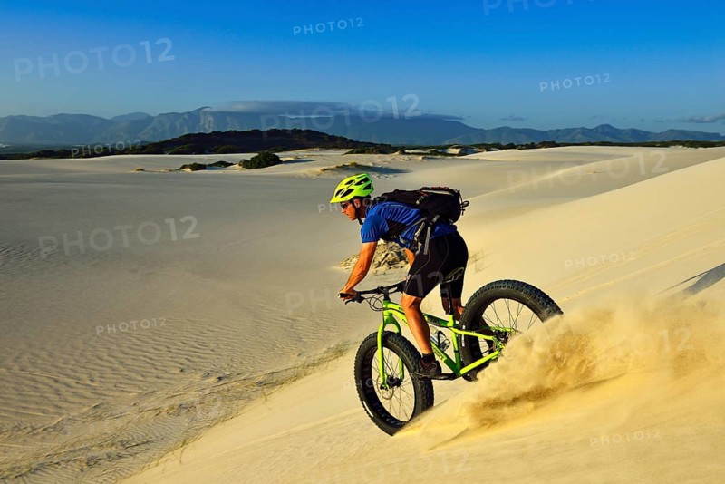 Cycling tour with fatbikes at Die Plaat Beach