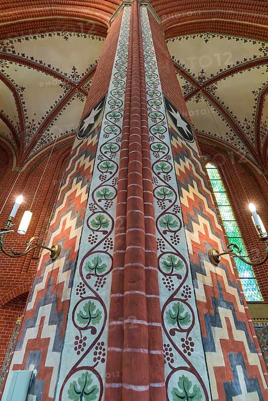 Painted column in the city church St. Maria and St. Nikolaus