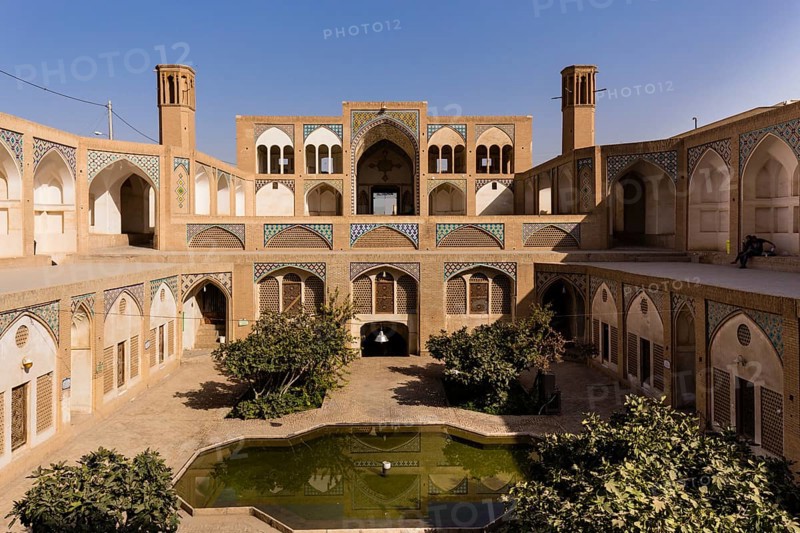 Masjed-e Agha Borzog