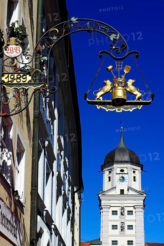 Hanging shop sign Wolferstetter-Brau