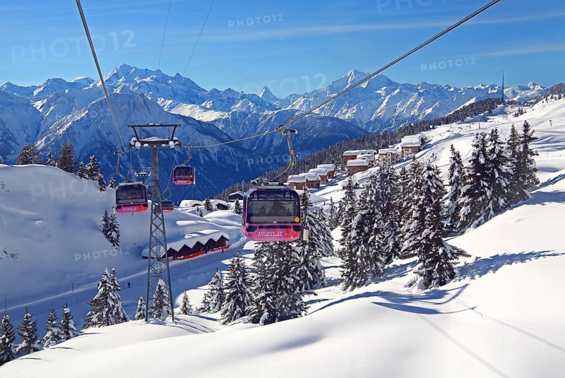 Cable car to Bettmerhorn towards Dom 4545m