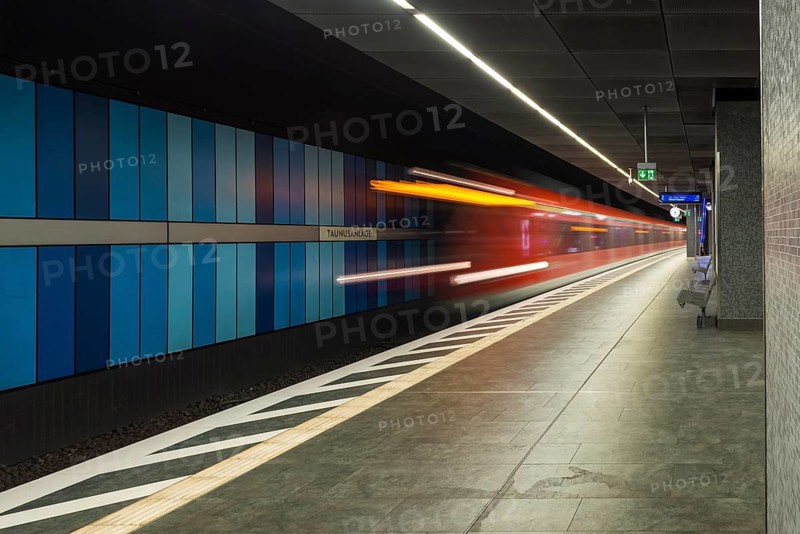 Train coming in at the platform