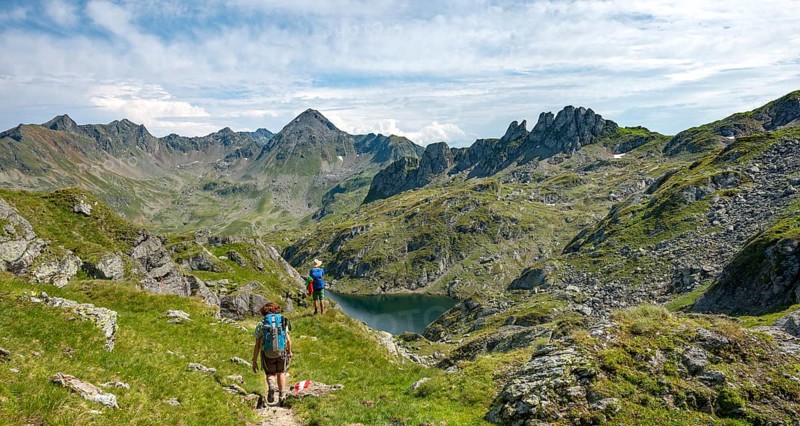 Two hikers at Brettersee