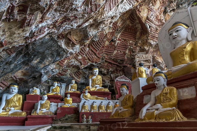 Buddha statues in the Kawgun Cave