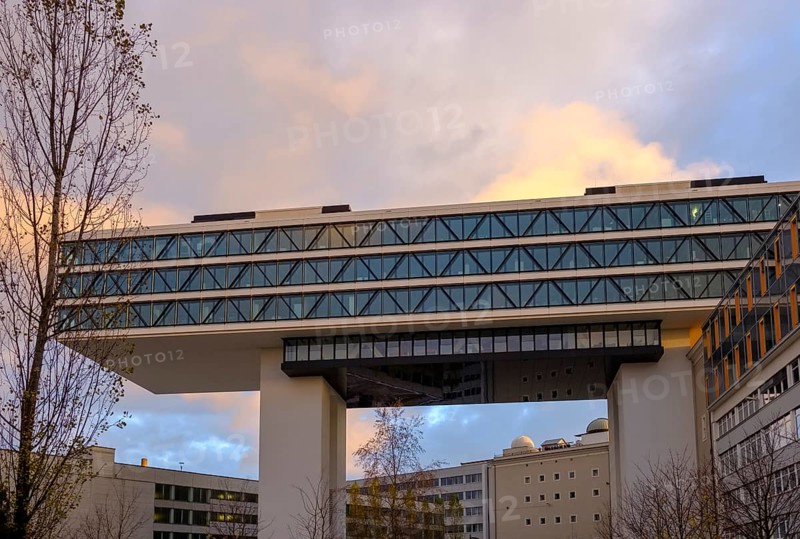 Media bridge Upside East