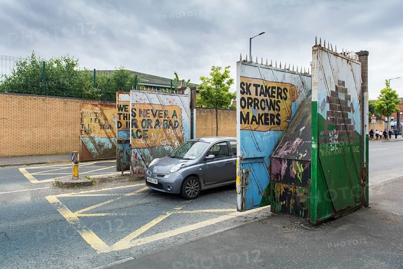 Gate passage and checkpoint between Catholic and Protestant districts