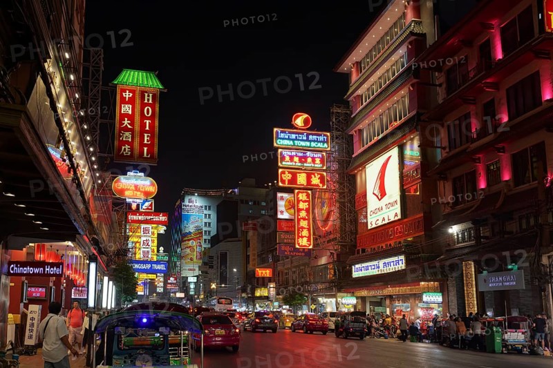 Yaowarat Road by night