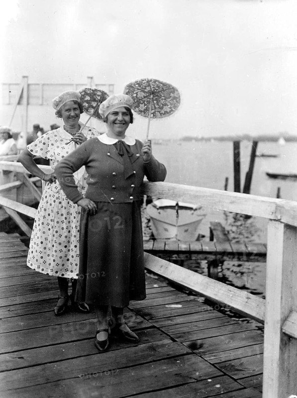 Ladies with parasol