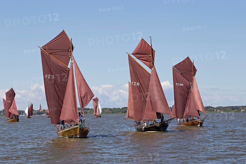 Zeesboots on Saaler Bodden