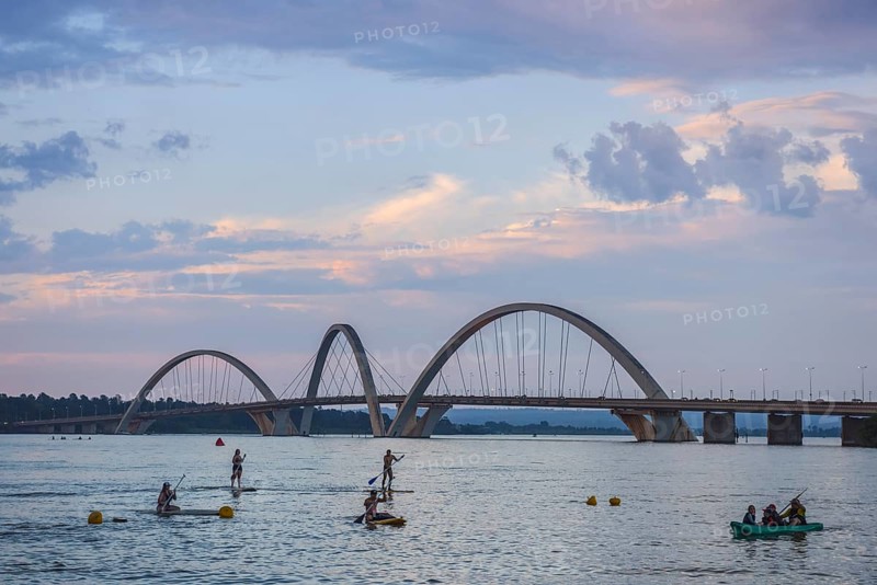 The Juscelino-Kubitschek bridge spans Lake Paranoa