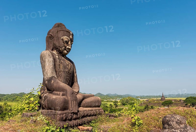Buddha Statue at Peisi Taung