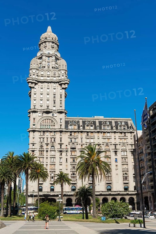 Palacio Salvo in Art Deco style