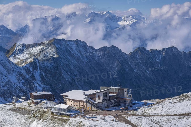 Edmund-Probst-Haus and station Hofatsblick
