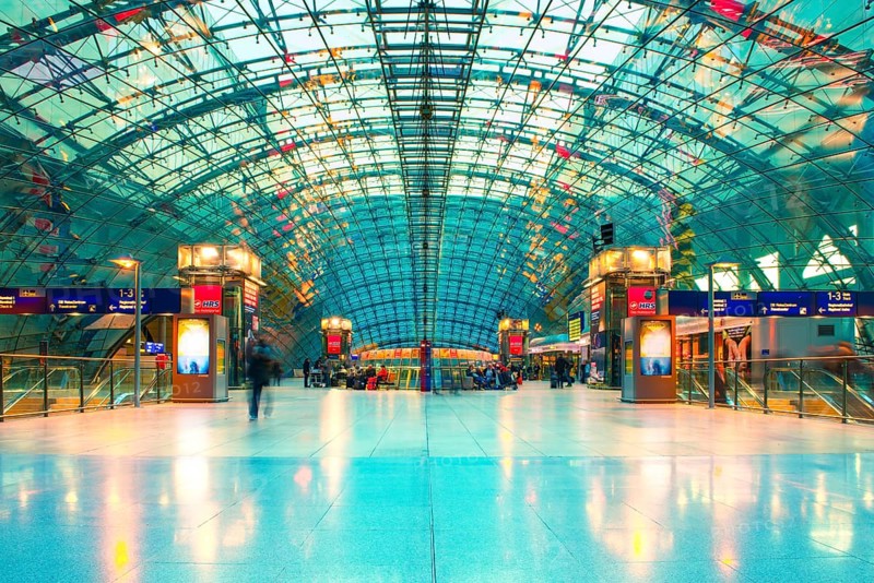 The Hall The Square above the long-distance railway station at Frankfurt Airport