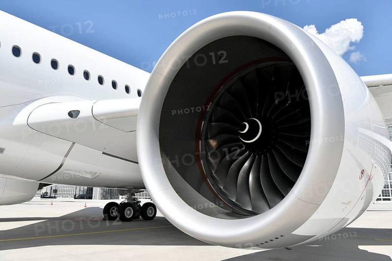 Left engine