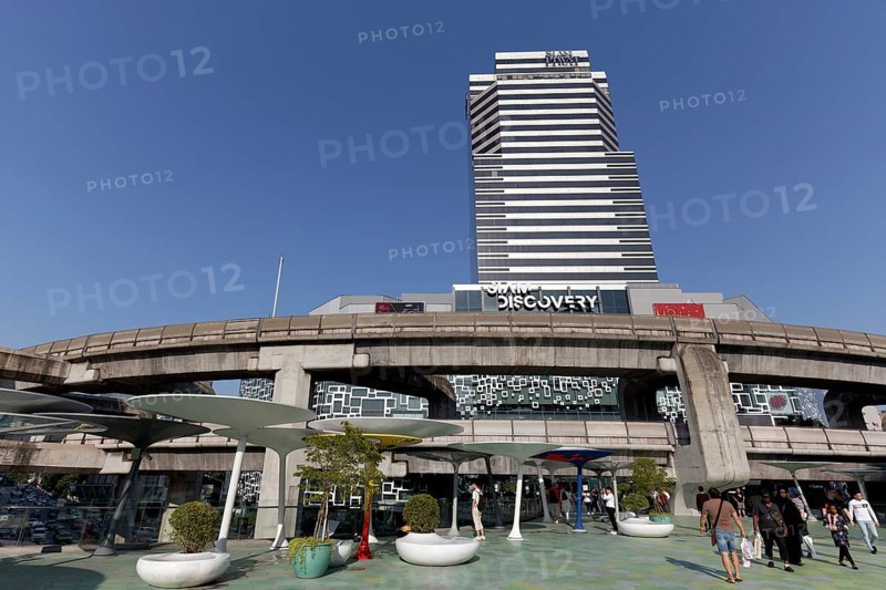 Siam Square with BTS Skytrain route and Siam Discovery