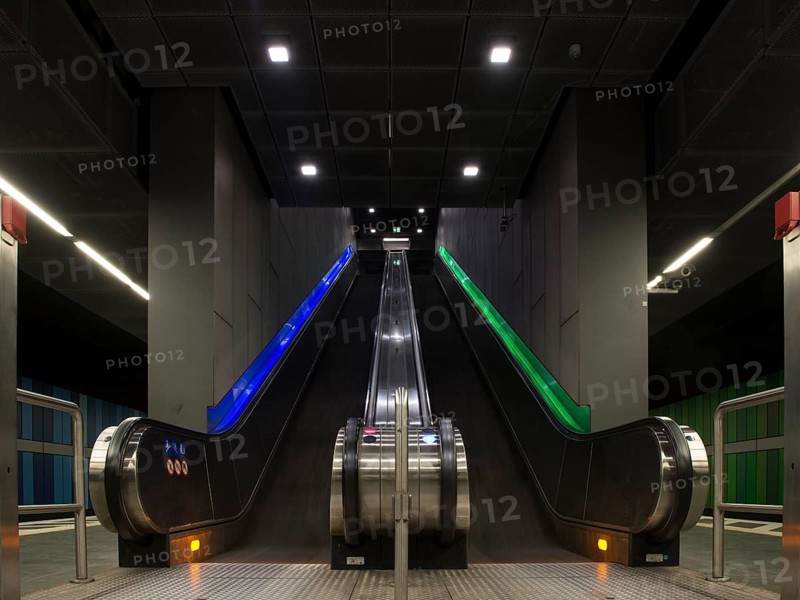 Escalators at the platform