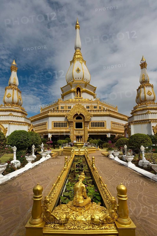 Gilded 101m high Phra Maha Chedi Chai Mongkhon Pagoda