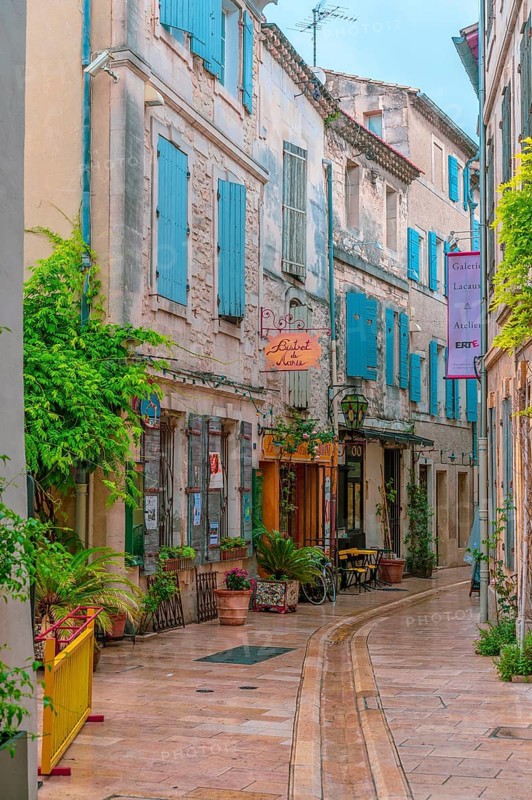 Alley in the center