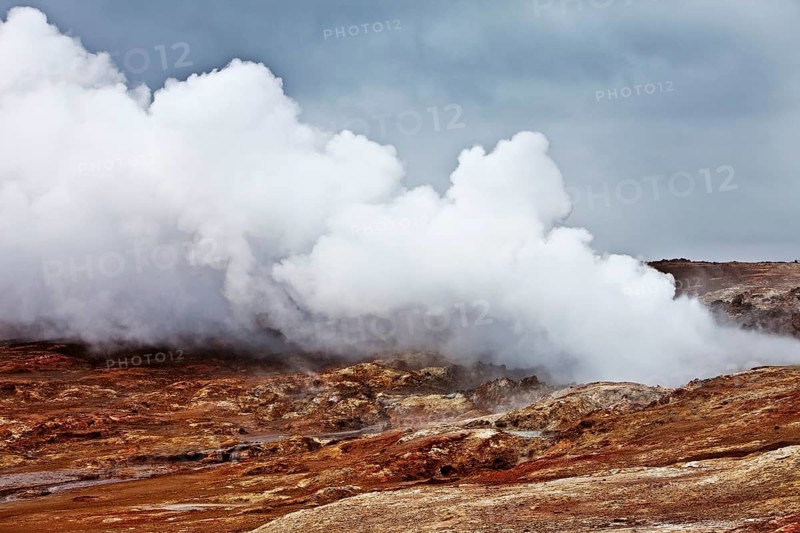 Water vapour in the geothermal area Gunnuhver