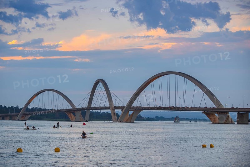 The Juscelino-Kubitschek bridge spans Lake Paranoa