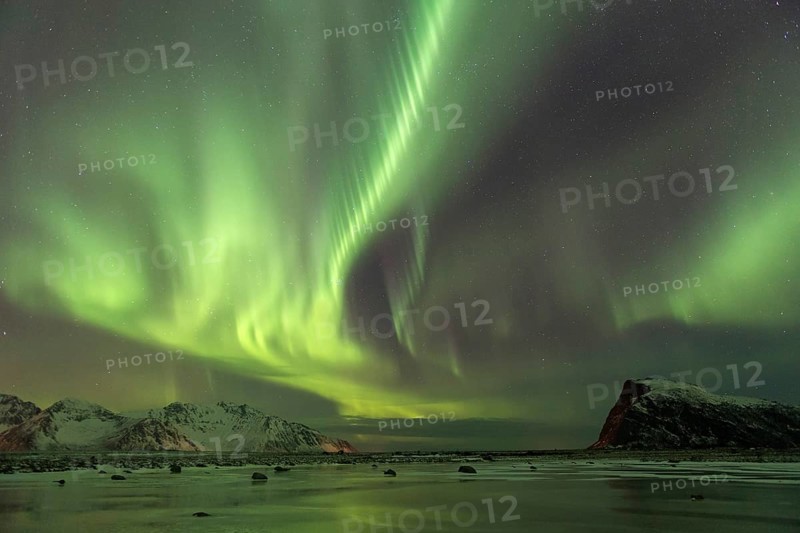 Northern lights on the coast near Gimsoy