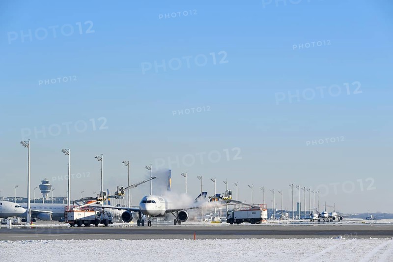 Aircraft de-icing