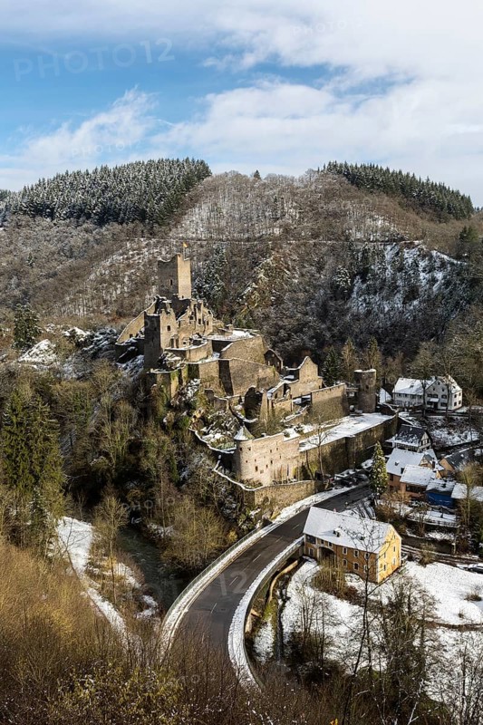 Niederburg castle in winter
