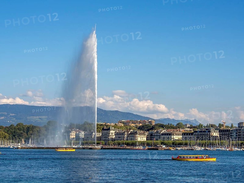Lake Geneva with the fountain Jet d'Eau