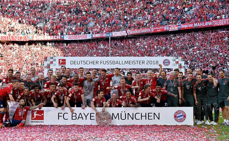 Team FC Bayern celebrates championship under Winner's Arch