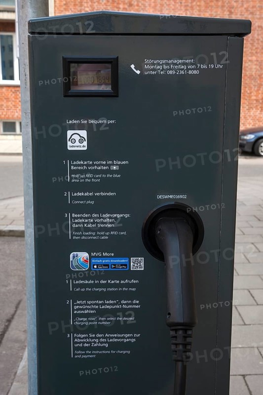 MVG SWM Okostrom charging station with charging cable
