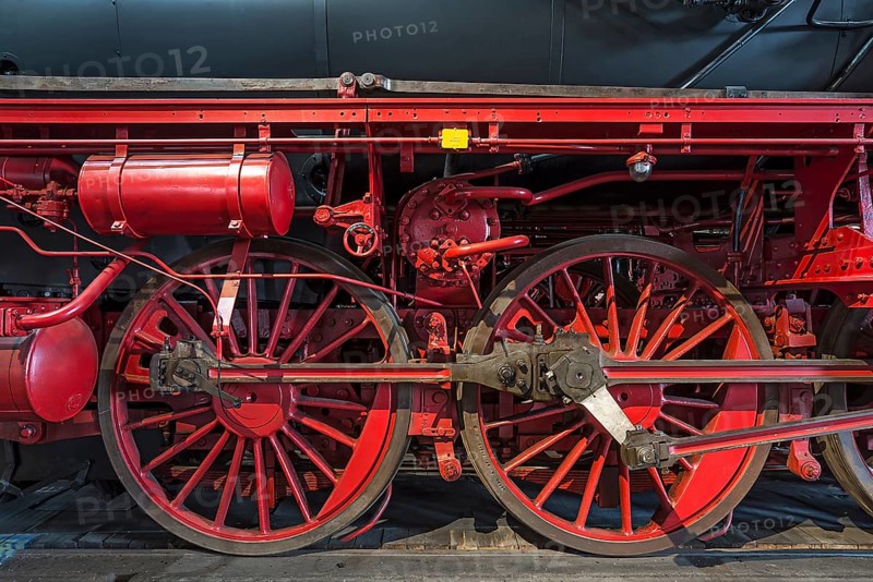 Driving wheels of the 39 230