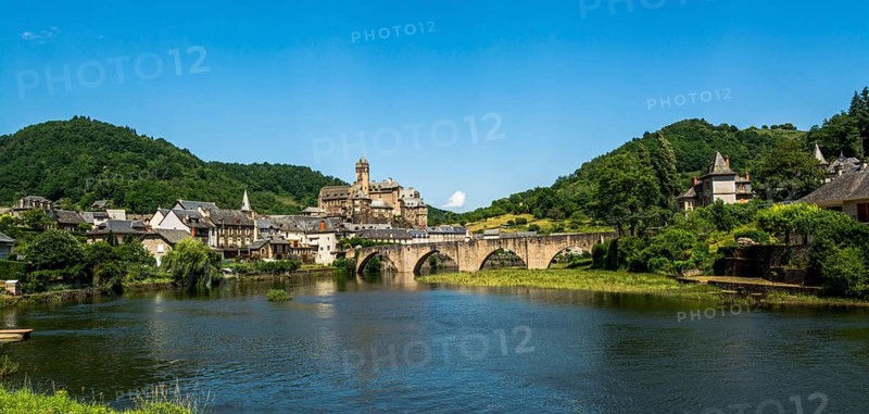 View on village of Estaing on river Lot