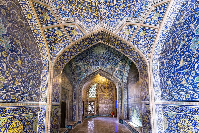 Inside Masjed-e Sheikh Lotfollah or Sheikh Lotfollah Mosque
