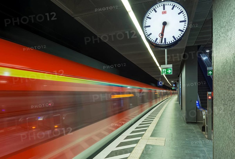 Train coming in at the platform
