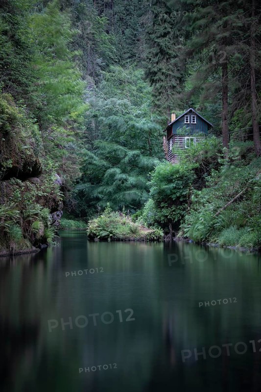 Small house in the Edmundsklamm at the river Kamnitz
